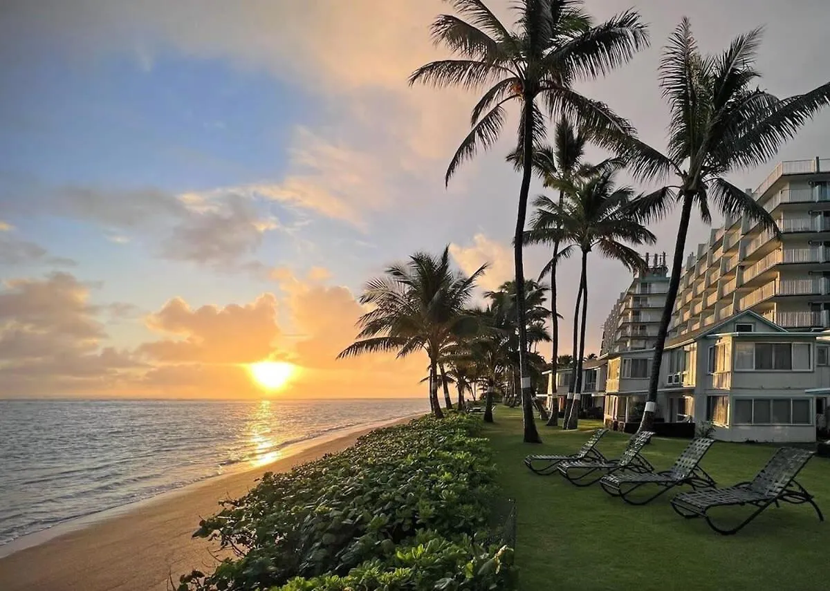 Luxurious Beachfront Condo Hau'ula